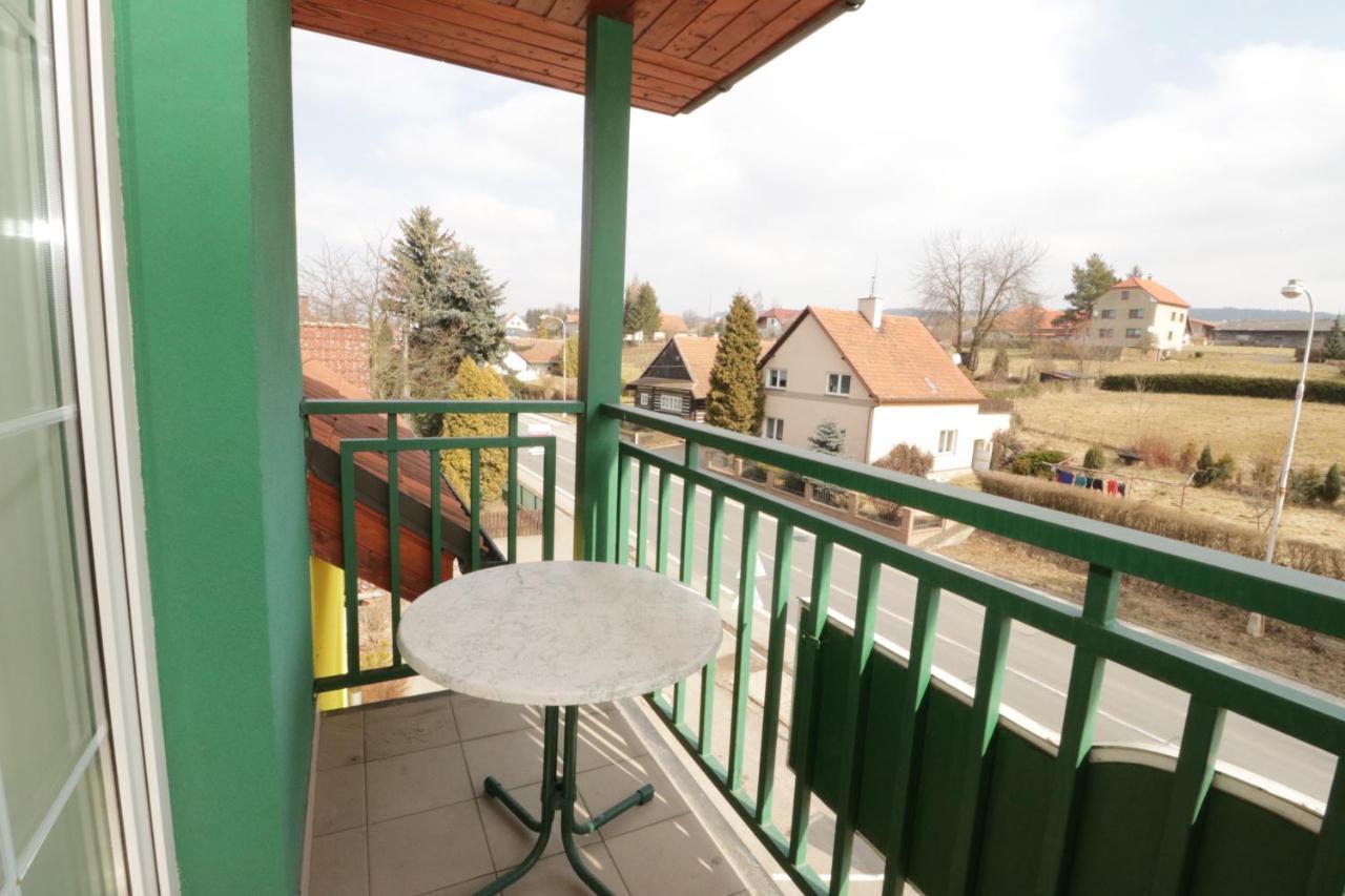 Hotel Penzion Hurka à Dolni Libchavy Extérieur photo