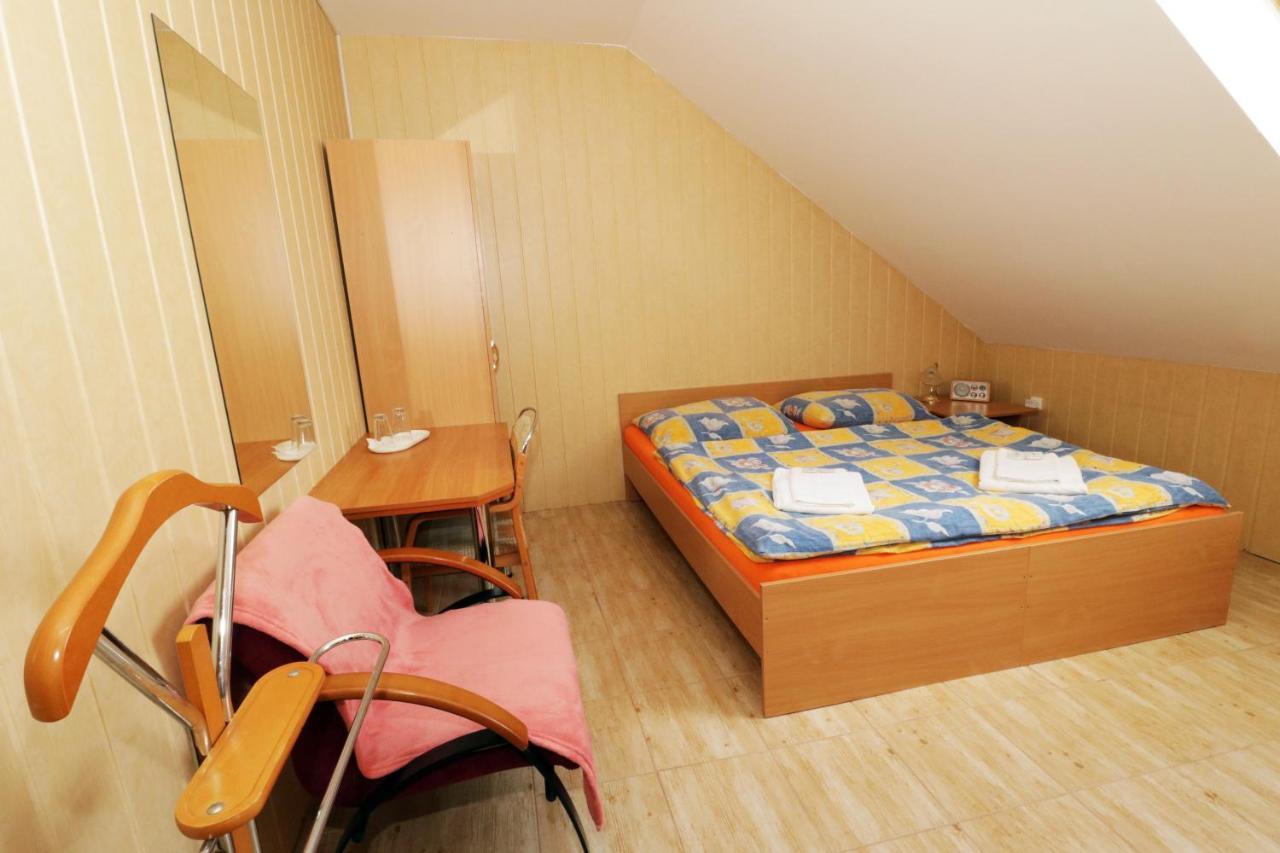 Hotel Penzion Hurka à Dolni Libchavy Extérieur photo