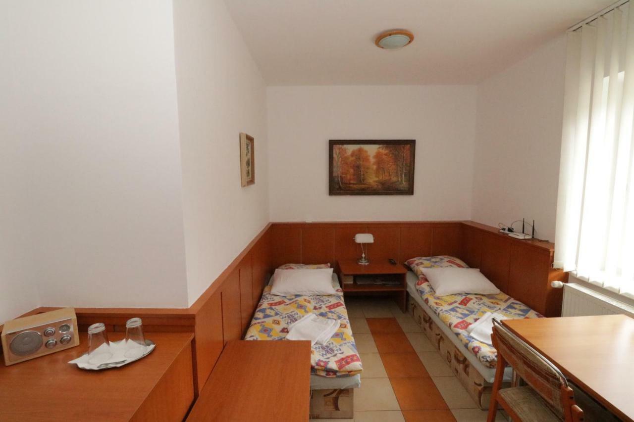 Hotel Penzion Hurka à Dolni Libchavy Extérieur photo