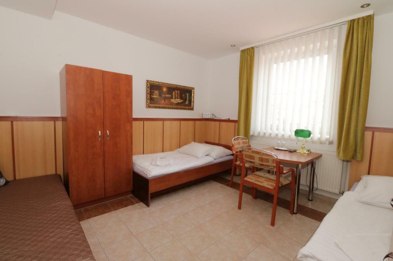 Hotel Penzion Hurka à Dolni Libchavy Extérieur photo