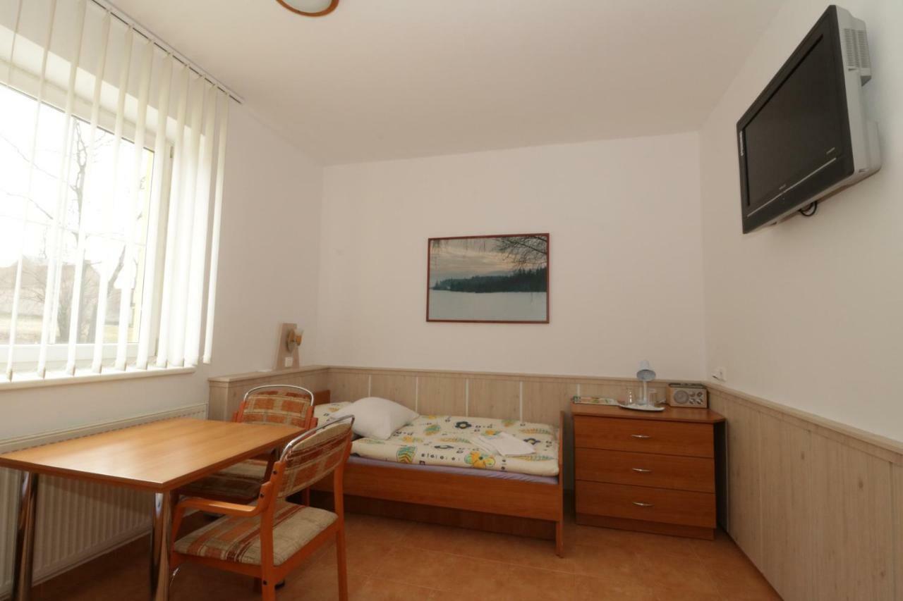 Hotel Penzion Hurka à Dolni Libchavy Extérieur photo