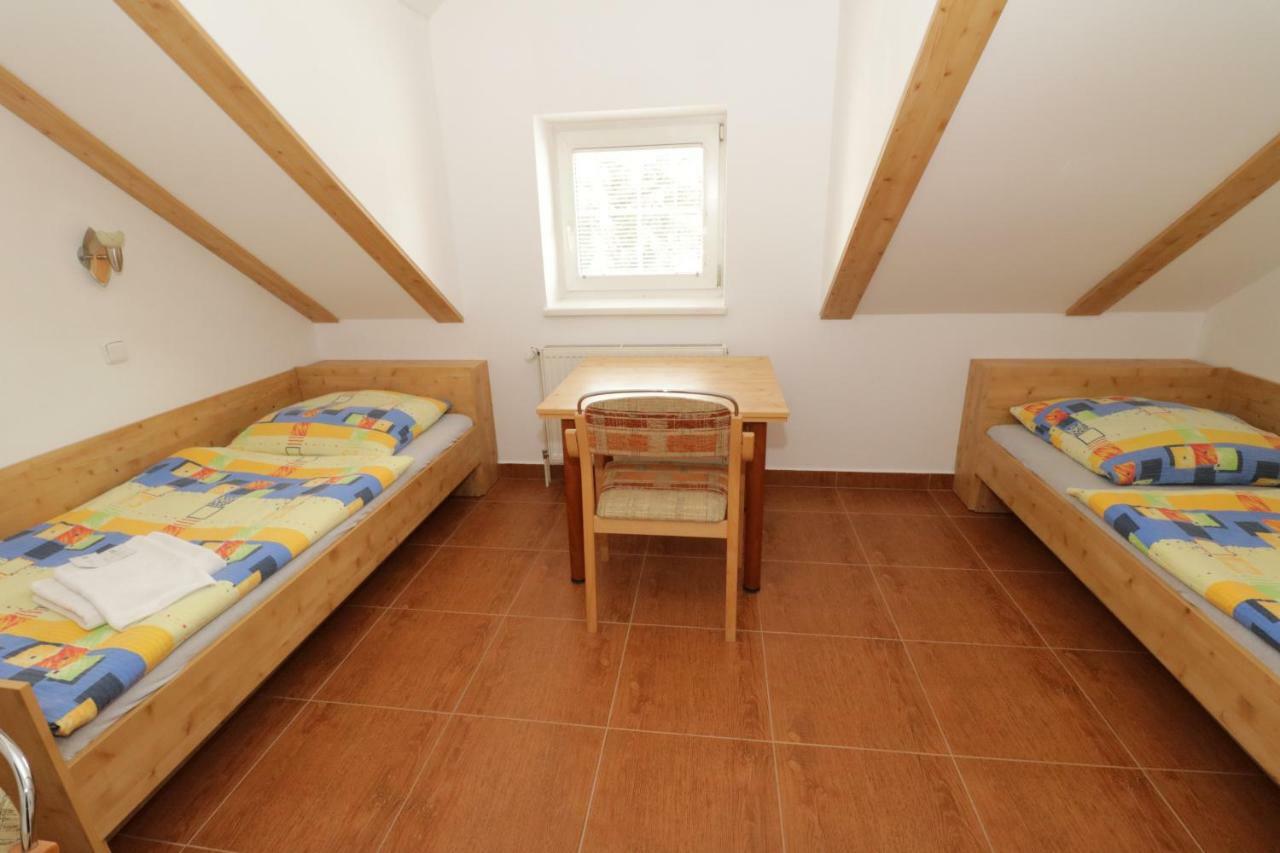 Hotel Penzion Hurka à Dolni Libchavy Extérieur photo