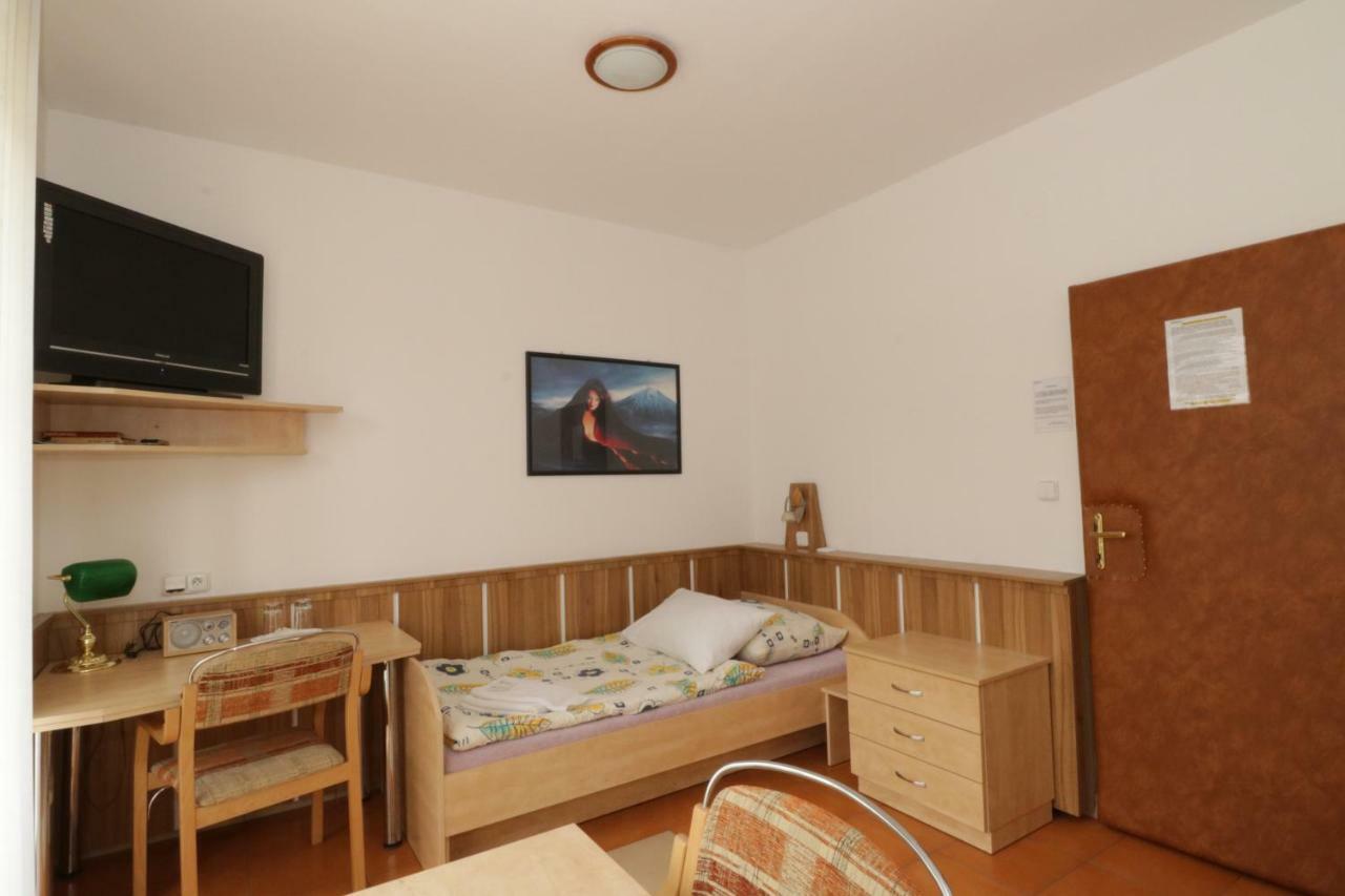 Hotel Penzion Hurka à Dolni Libchavy Extérieur photo