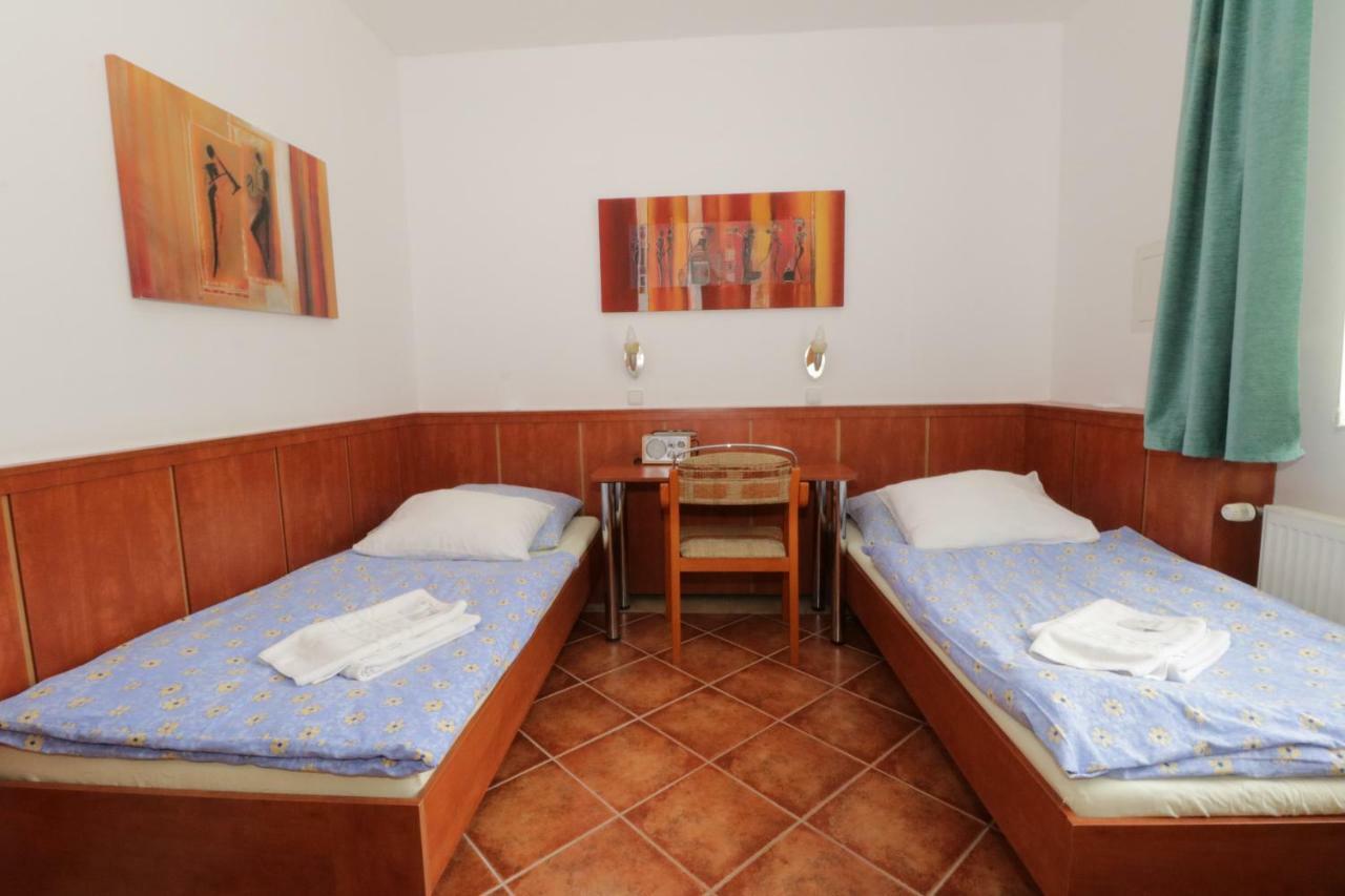 Hotel Penzion Hurka à Dolni Libchavy Extérieur photo